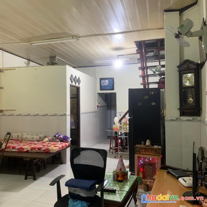 Bán nhà cấp 4, hxh 7 chỗ, lạc long quân -  lê minh xuân, 5.2x19m, 9.9 tỷ