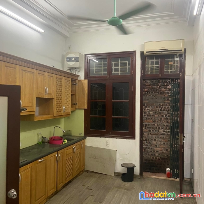 Nhà đẹp đa sỹ phân lô cán bộ dt 42m2, giá 5,4 tỷ. 4 tầng, mt 4,8m. ô tô vào nhà - 2 mặt thoáng.