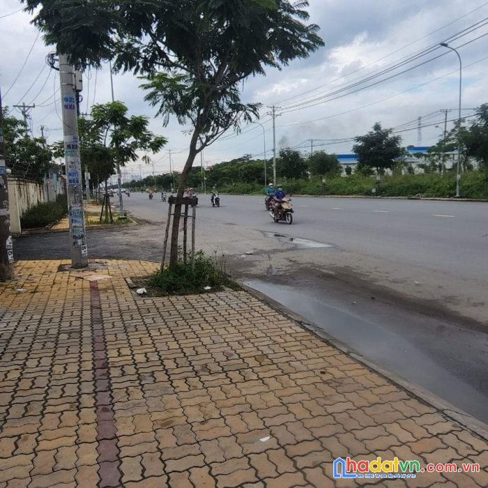 Chủ ngợp bank bán gấp nhà bình tân, mặt tiền đường 20m vỉa hè 3m, ngang khủng 8.35m, 739m2, nhỉnh