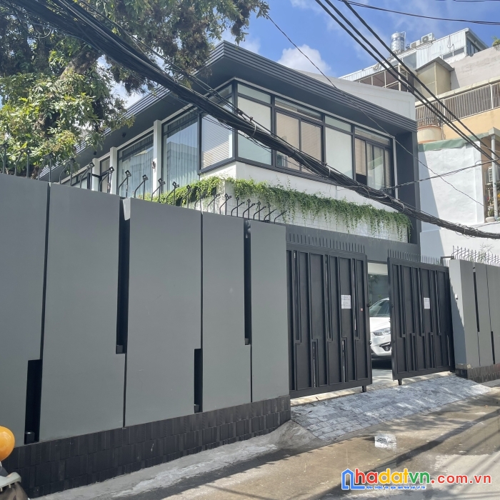 Biệt thự hxh 35/11 trần đình xu, phường cầu kho, q1, 15x20m, trệt 1 lầu
