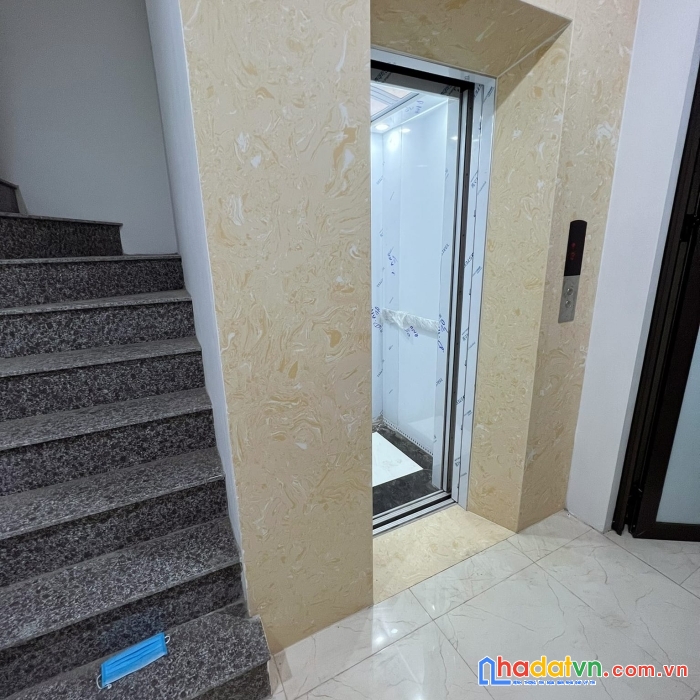 Bán nhà phố an trạch, đống đa. tthang máy. dtxd42m2. 6 tầng. mt4.5m. 6.5 tỷ. 0338080356