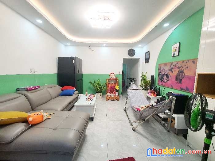 Hẻm xh,  đường phạm văn đồng thủ đức, ngang 5x10m , nhà đẹp ở ngay, nhỉnh 3 tỷ.