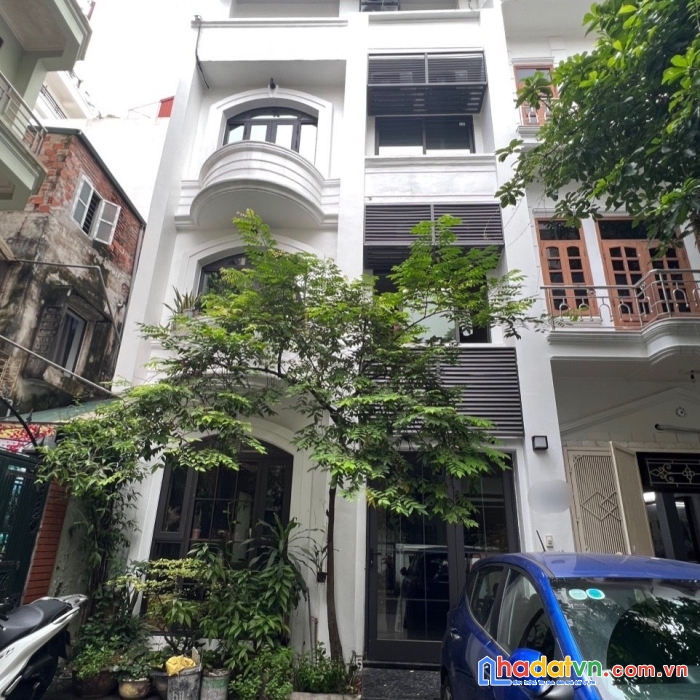 Cần bán nhà phố hoàng quốc việt, 75m2, giá 17 tỷ, ô tô tránh vỉa hè kinh doanh.