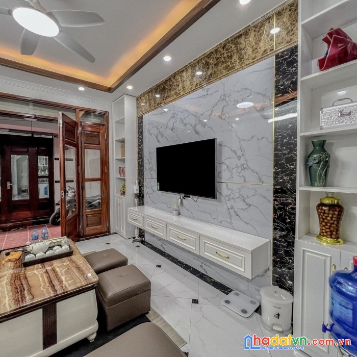 Chính chủ cần bán nhà mễ trì 35m x 5 tầng, gía nhỉnh 3 tỷ.
