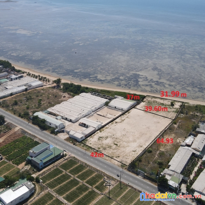 Cần bán nhanh lô đất ven biển 4656 m2 mặt tiền đường 702 giá đầu tư siêu đẹp