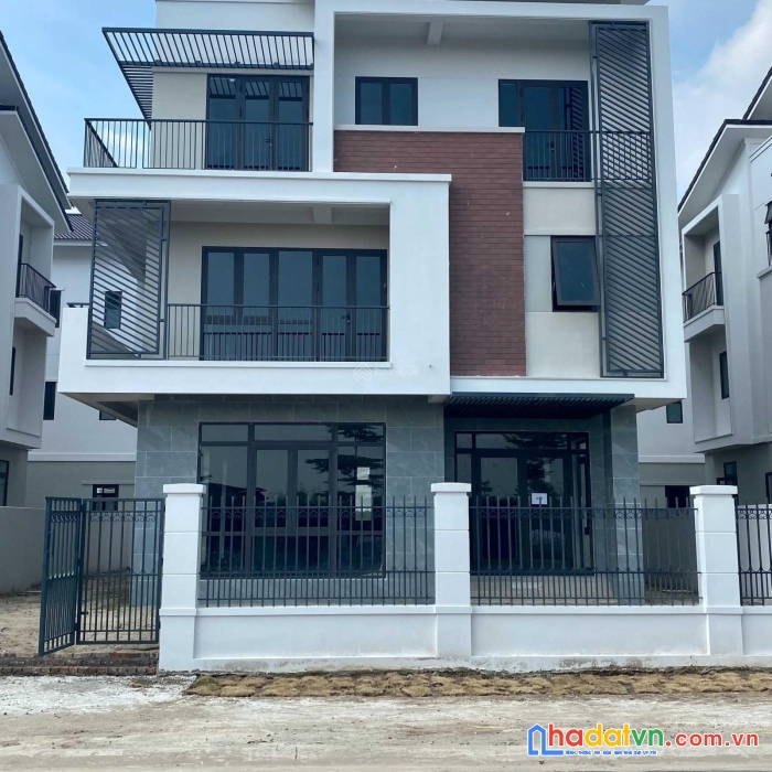 Hàng limited cả dự án 11 căn không ai bán. riêng em bán 1 căn dự án centa riverside đẳng cấp bậc