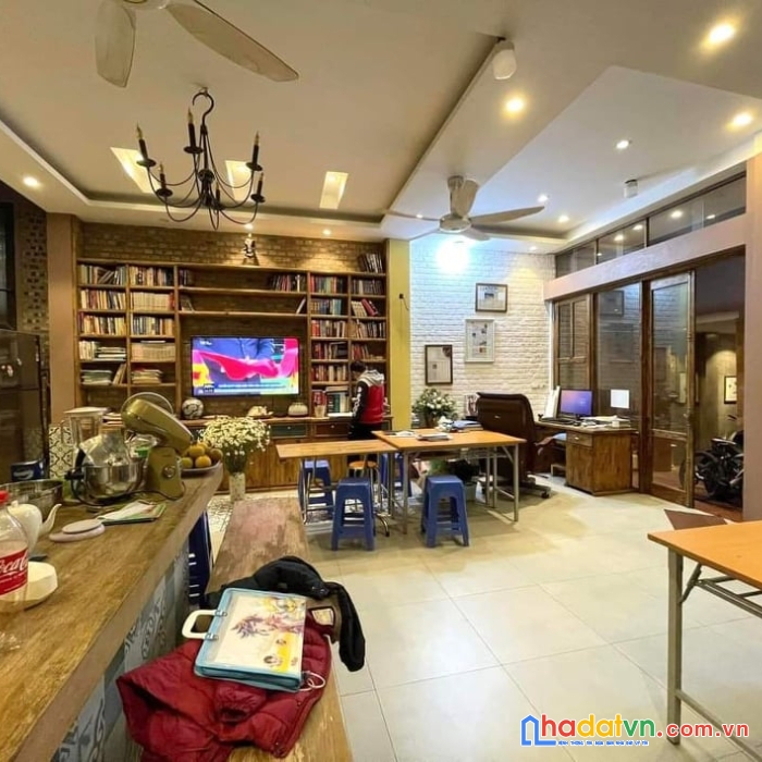 Bán nhà cầu giấy, phường dịch vọng: an sinh đỉnh, ô tô, lô góc, 55.2m2*6t*mt4.56m, chỉ 6.x tỷ