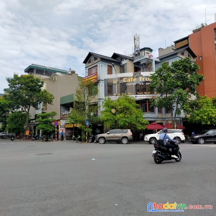 Bán nhà mặt phố việt hưng, long biên 100m2 vỉa hè - kinh doanh - mặt tiền rộng chỉ 20tỷ.