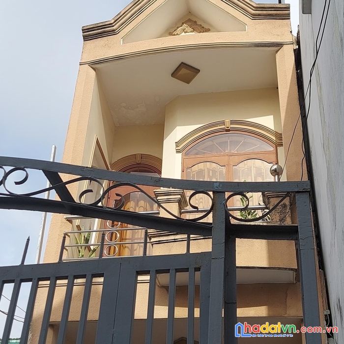 Bán nhà 2 tầng xe hơi đỗ cửa sát đường lâm bền 60 m2 giá hơn 5 tỷ.