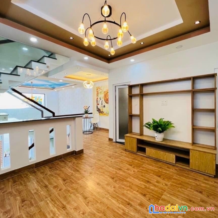 Nhà đẹp, tân bình, 5 x 11.5m, 3 lầu, 8.9 tỷ, tân kỳ tân quý