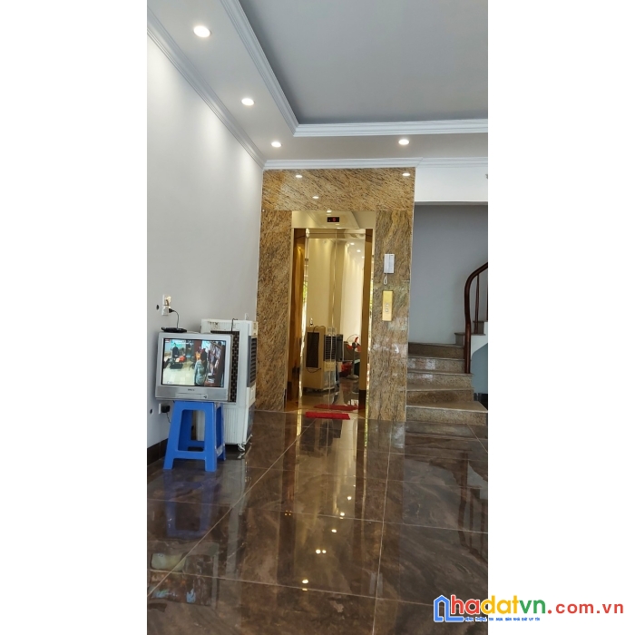 Nhỉnh 6 tỷ,nhà siêu thoáng 6t thang máy 89/46 lạc long quân 41m2 0975048581.