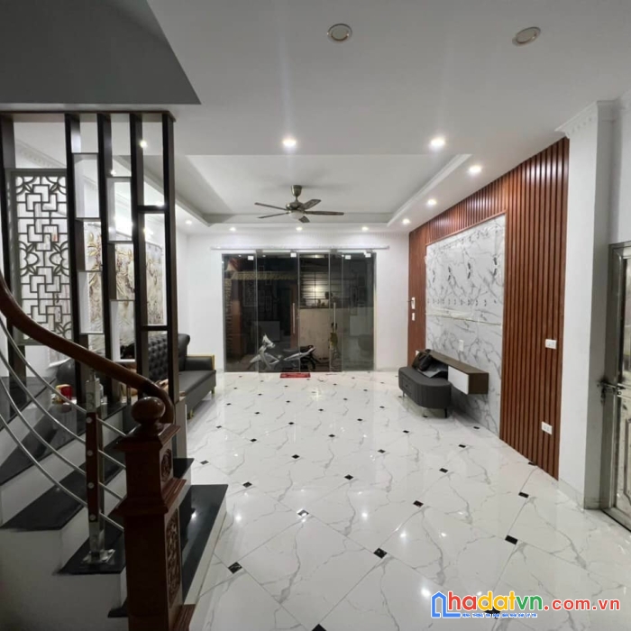 Bán nhà bắc từ liêm dt 50m 5 tầng mt 5.5 nhỉnh 5 tỷ - kinh doanh-trung tâm quận bắc từ liêm.