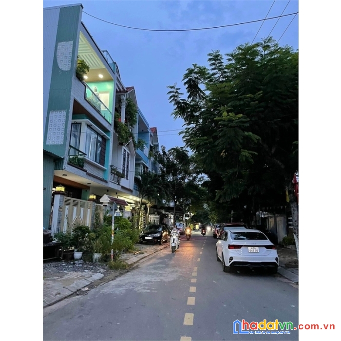 Bán nhà mt đường nguyễn văn huề nở hậu giá 3.040 tỷ