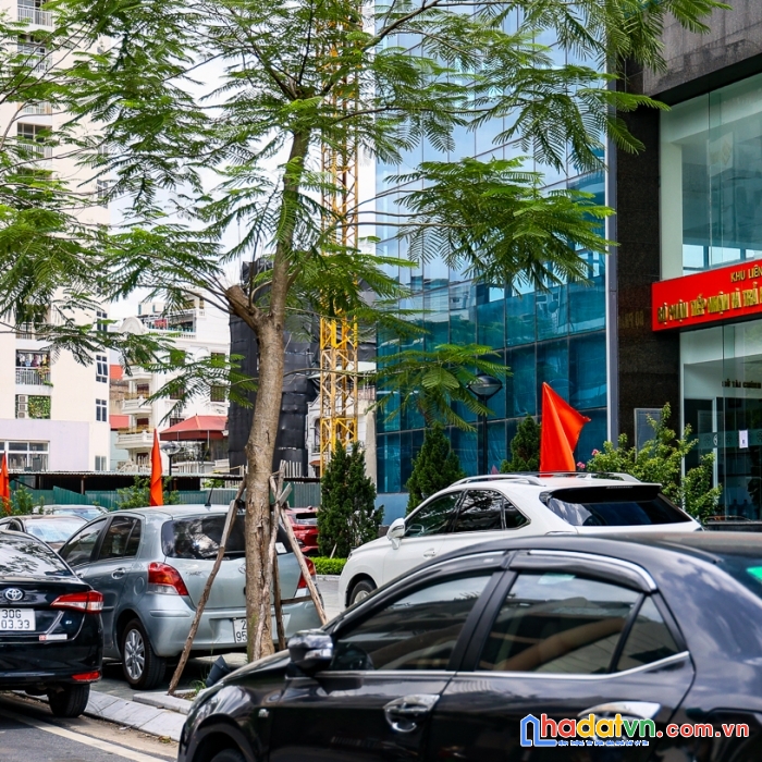 Bán nhà mặt phố võ chí công - kinh doanh - văn phòng - mặt tiền 8m - vị trí đắc địa - không lỗi