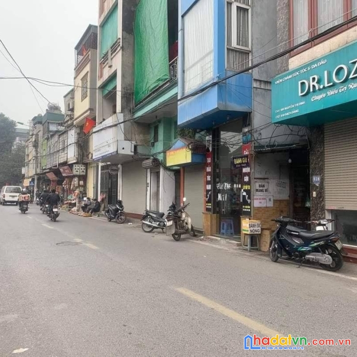 Bán nhà bạch đằng, hai bà trưng 40mx3pnxmt3,5m giá 3,2tỷ. lh0366051369