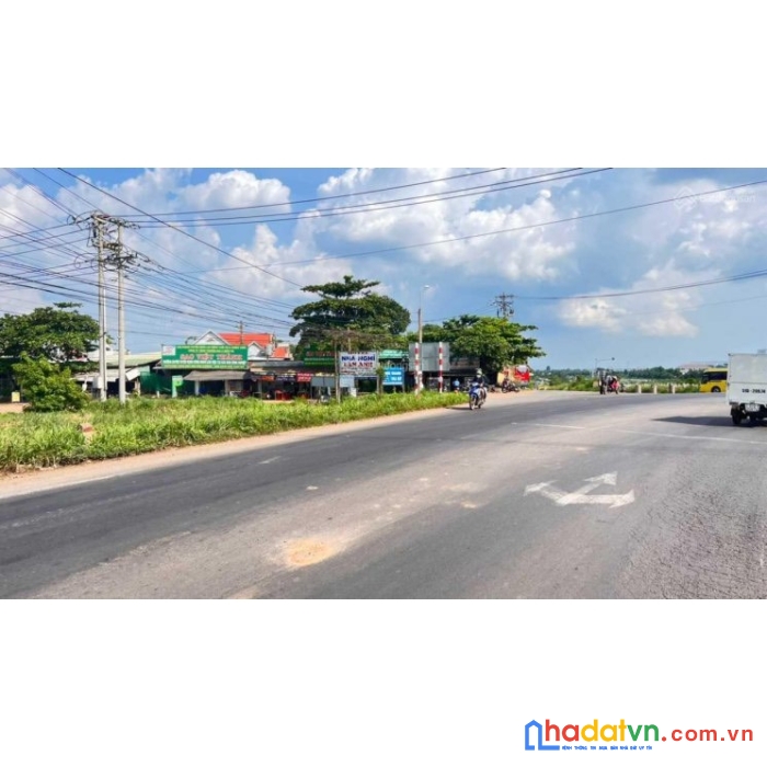 Bán lô đất đường đt769 đối diện century city, giá 1ty9, diện tích 110m2