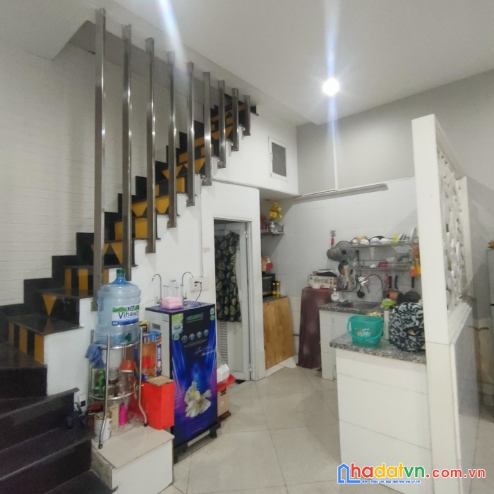 Nhà bàu cát, tân bình, 45m2, 5.x tỷ, 4 tầng, 1 xẹt, hẻm rộng miên man