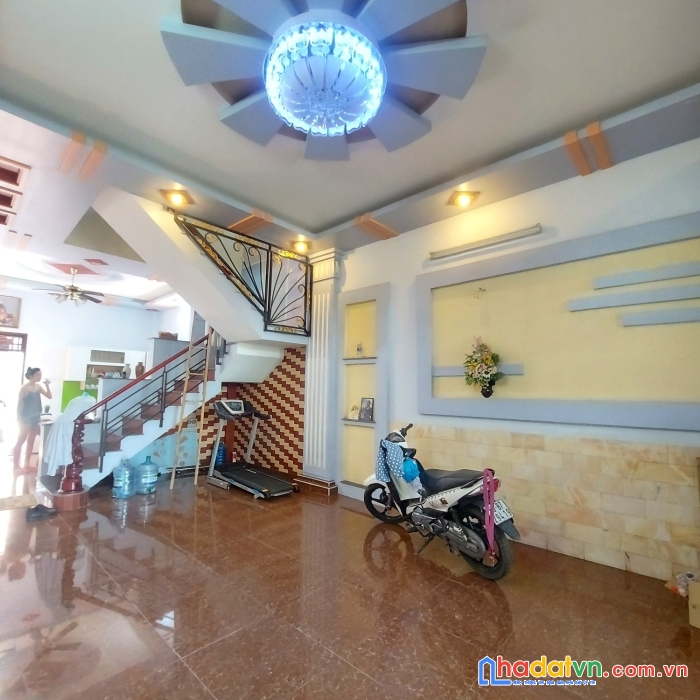 Nhà trường chinh, tân bình, 90m2, 7.x tỷ, thông tin thật, hẻm ô tô bmw, 1 xẹt