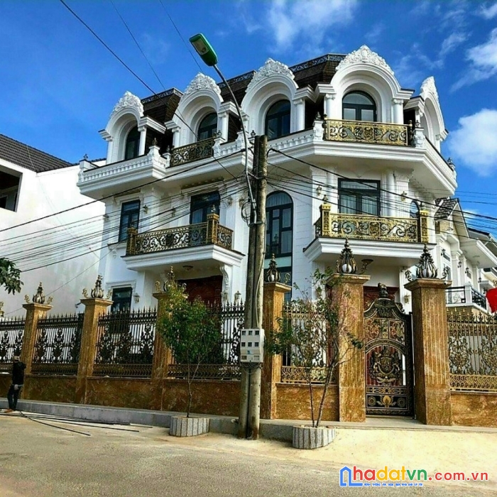 Cần bán gấp căn biệt thự nghỉ dưỡng 2 mặt tiền khu vip an sơn phường 4, tp. đà lạt, giá 23 tỷ