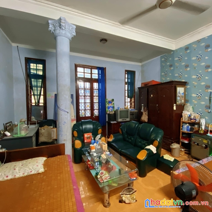 Lô góc 3 thoáng - ô tô vào nhà - kinh doanh - ngõ thông, cầu giấy, dt: 63m2, mt: 5,3m. giá: 13.8 tỷ