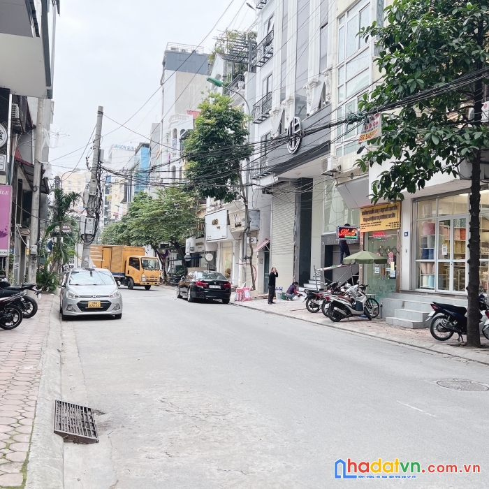 Bán đất tặng nhà phố hoàng cầu, 135m2, mt 9,5m, giá 36 tỷ, 2 mặt tiền, ngõ to như phố, kinh doanh