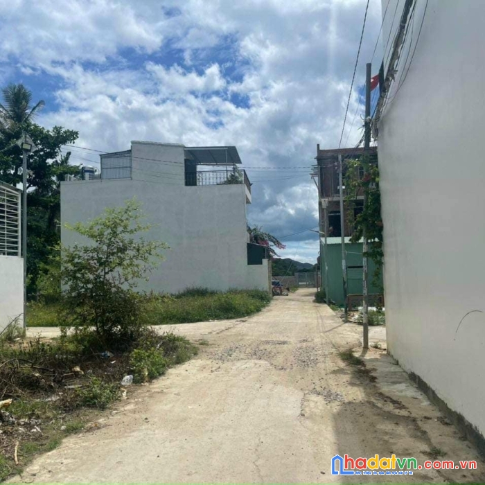 Bán đất vĩnh ngọc góc 2 mặt tiền hẻm ô tô xuân lạc