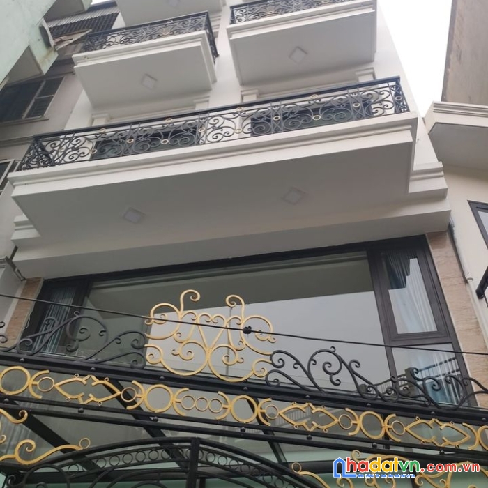 Bán nhà phố lạc trung - thang máy - nội thất nhập - thu 80tr/ tháng - 11.8 tỷ