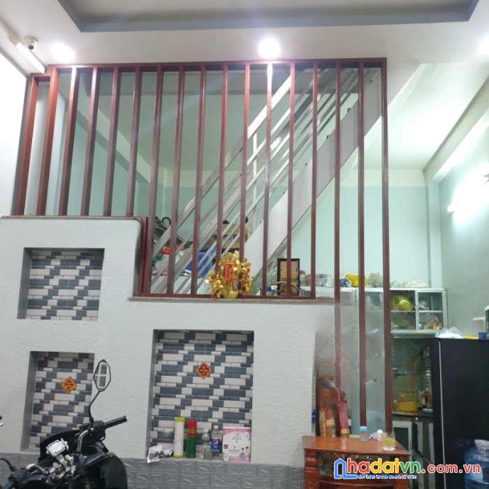 Nhà 3 tỷ 4.1x7.5m sát hẻm xe hơi hẻm 1491 phạm thế hiển p6q8