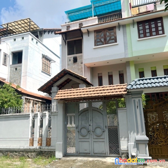 Bán biệt thự 8m x 20m 6 tầng khu cao lỗ, p4, q8 giá 20 tỷ