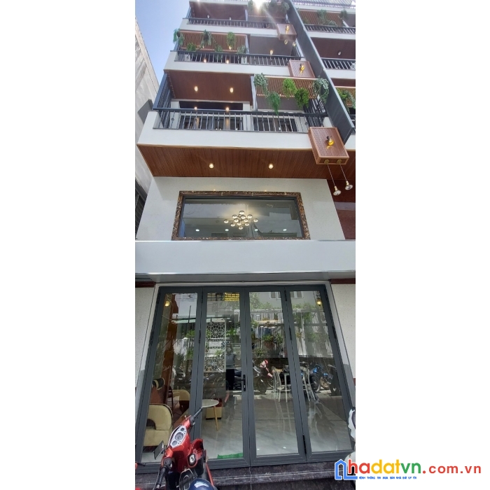 Định cư mỹ cần bán căn nhà ngoại ô sài gòn, 5 tầng, gần sân bay, tặng full nội thất cao cấp, có 1