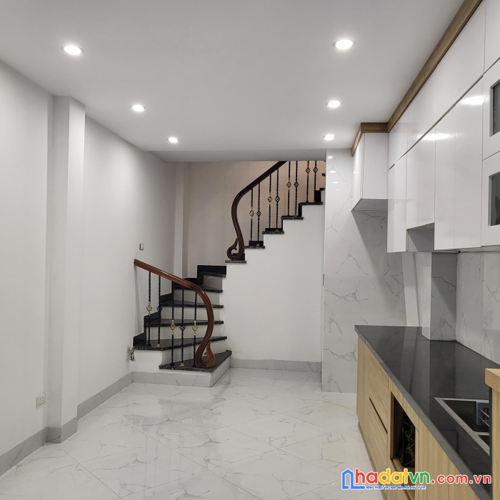 Nhà mới khâm thiên 30m 4t gần ôtô ngõ ba gác 3.9 tỷ  0899024999