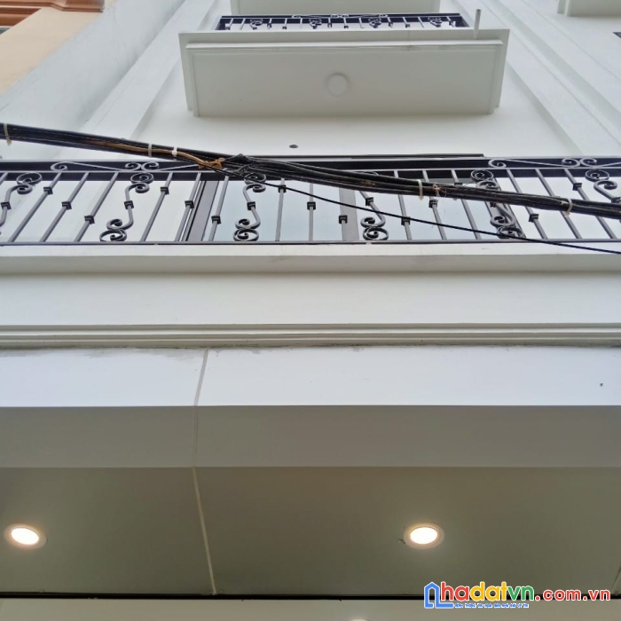 Bán nhà cầu diễn, văn trì 5 tầng 3.3 tỷ– oto đỗ cửa – full nội thất – nhà mới ở ngay.