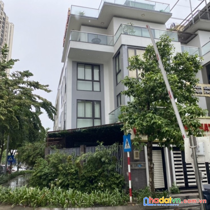 Mt 1 đường số 5, p.12, quận 10. khu hà đô, 10x15m, trệt, 3 lầu, hđ thuê 110tr/tháng