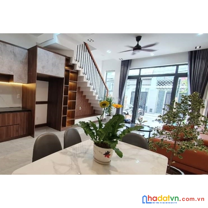 Nhà 80m2 x 2.5t kiệt ô tô tôn đản mới xây nội thất xịn 3ty550tr