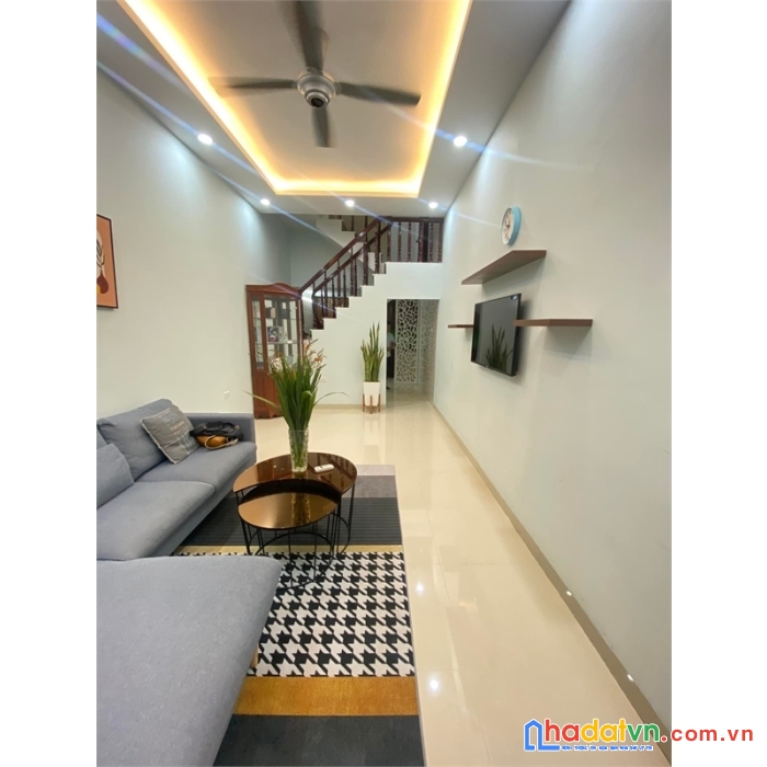 Bán gấp nhà yên lãng - đống đa, 38m2, 4 tầng mới đẹp, nhỉnh 4 tỷ. ngõ ba gác.