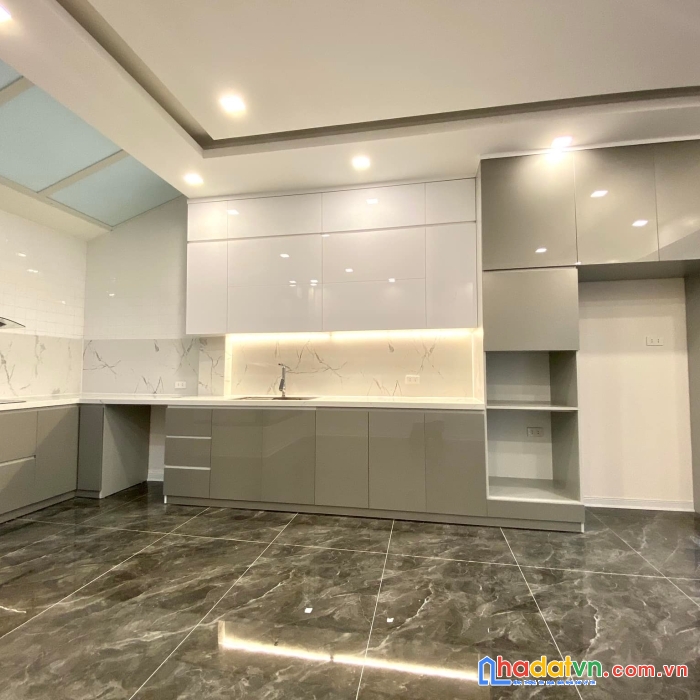 Bán nhà phố bồ đề – long biên  – thang máy  – 10m ra oto tránh 46m, chỉ 6.8 tỷ