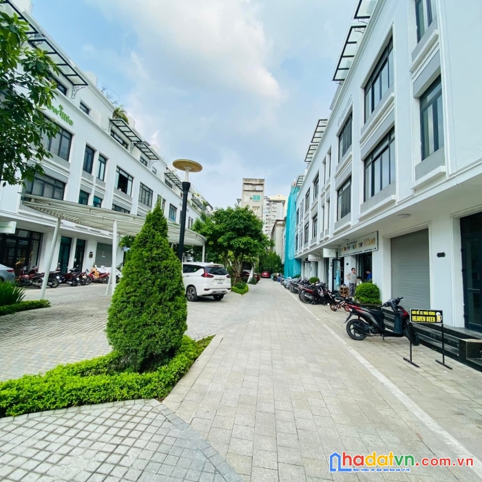 Bán liền kề vinhomes gardenia hàm nghi 0909858789