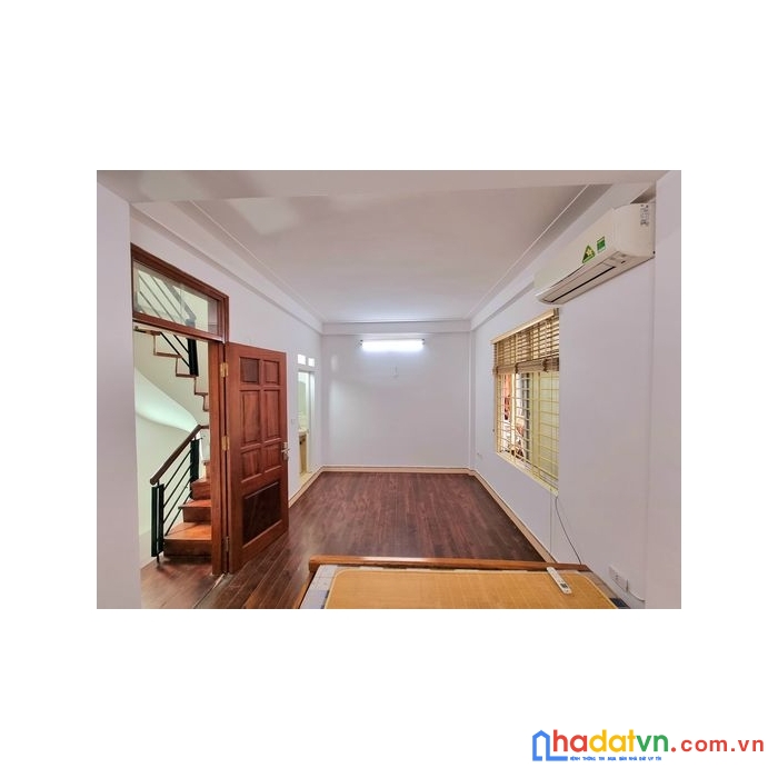 Chính chủ cần bán nhà đường láng, quận đống đa. 30m 4 tầng 3pn. chỉ 3.3 tỷ. nhà đẹp ở ngay