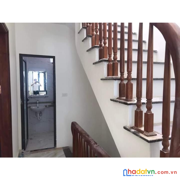 Ngõ 22. dương lâm dt: 30m2 x 5 tầng  ô tô đỗ cửa buôn bán kinh doanh tốt  giá chỉ  4.5 tỷ