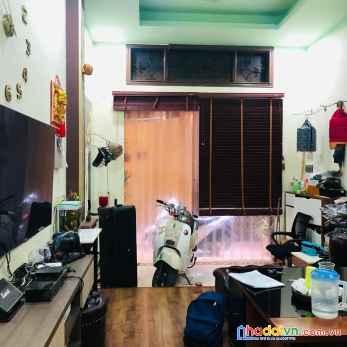 Nhà đẹp đê la thành cần bán gấp, tặng full nội thất, gần phố,45m chỉ 3.6 tỷ.