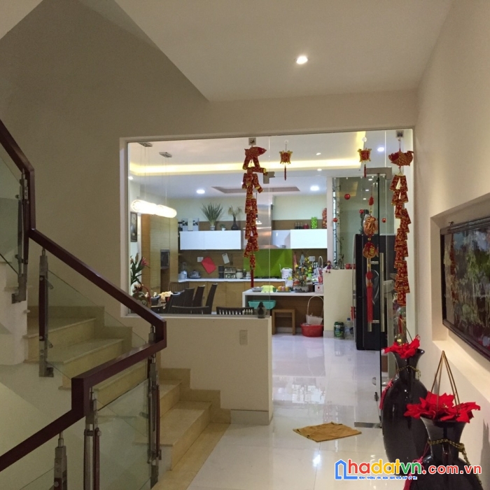 Gấp. bán gấp nhà mt trương công định, p.14, quận tân bình