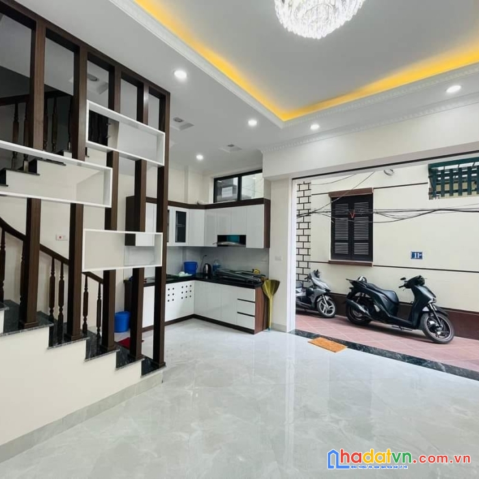 Bán nhà đẹp 5 tầng - vị trí 10m ra mặt phố - ra ô tô tránh - phố cầu giấy - khu trung tâm sầm uất