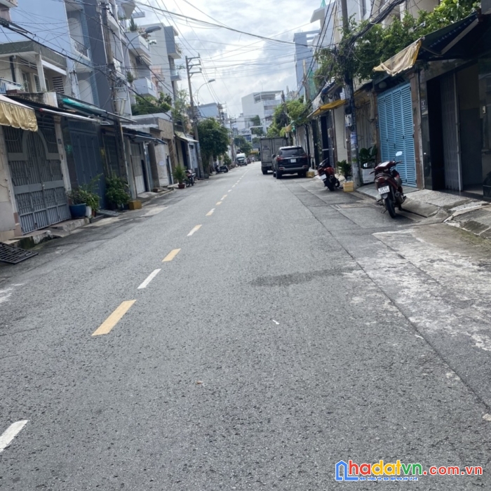 Diện tích đẹp, vị trí đắc địa, bán gấp nhà mt long hưng, p.7, q.tân bình.