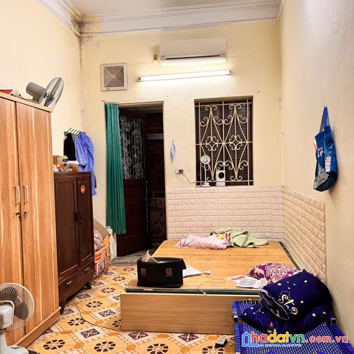 Siêu hiếm nhỉnh 2 tỷ nhà đội cấn 25m2x3mmt gần phố trung tâm quận ba đình