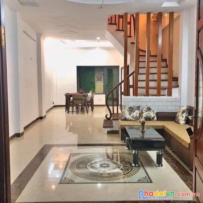 Bán nhà phố ngọc thuỵ ,52mx 5t,ngõ thông, ô tô gần, giá chỉ gần 6 tỷ.