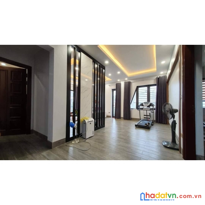 Cần bán gấp nhà việt hưng, long biên, 2 ô tô tránh, vỉa hè 66m mt5 5t giá hơn 8 tỷ.