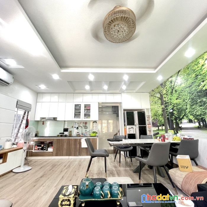 Bán nhà dương quảng hàm  lô góc kinh doanh ô tô vào nhà dt 48m2 5t mt 4.1m giá 7,3tỷ có thương