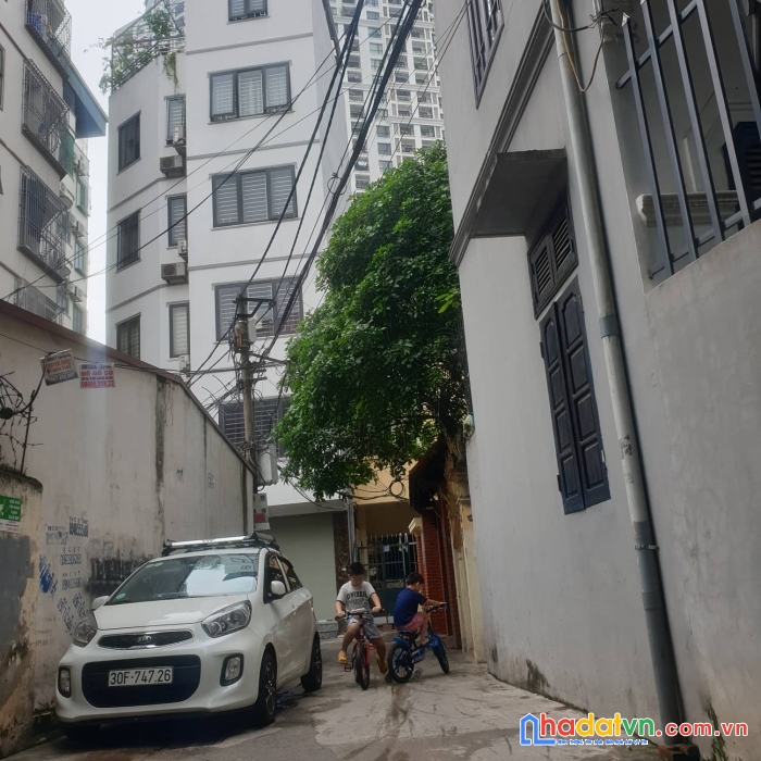 Trung tâm quận thanh xuân, ô tô đỗ cổng, gần phố lớn, hàng xóm royal city, 5 tỷ hơn
