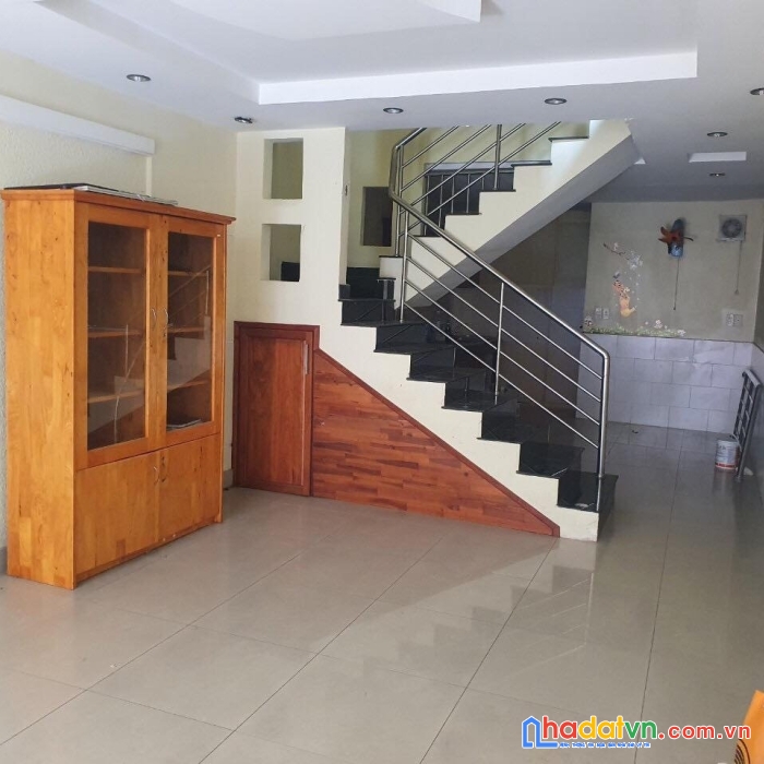 Nhà 2 tầng, trần xuân soạn, q7, ngang 4m, dt hơn 70m2, nhỉnh 5 tỷ