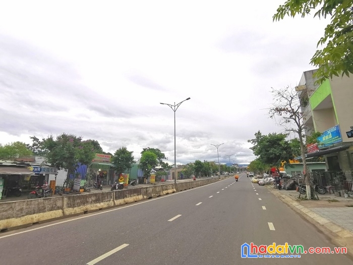 Mặt tiền giá rẻ hoàng văn thái điện âm đường lên tiên cảnh bà nà